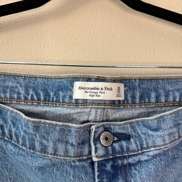 Abercrombie & Fitch The Vintage Flare High Rise Jeans - Picture 4 of 4